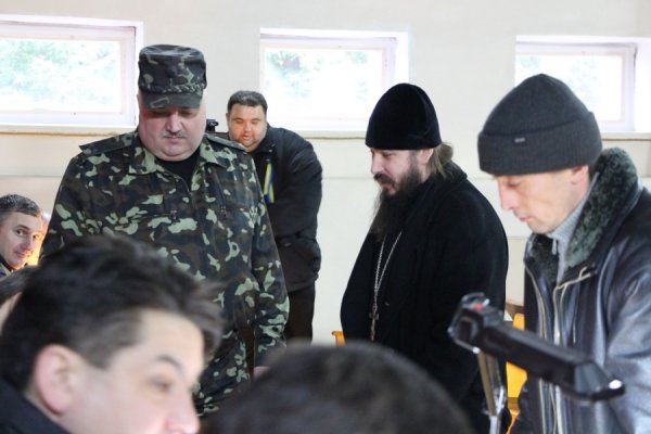 Волинські священики записуються добровольцями до війська. ФОТО