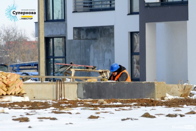 На луцькому ЖК «Супернова» зводять одночасно 5 будинків. ФОТО