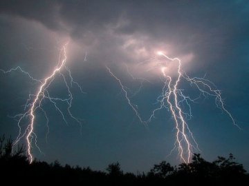 Грози і заморозки: синоптики розповіли, якою буде погода у червні 