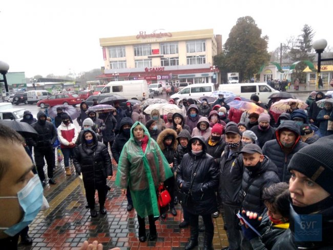 У Володимирі підприємці та працівники ринку влаштували мітинг. ФОТО