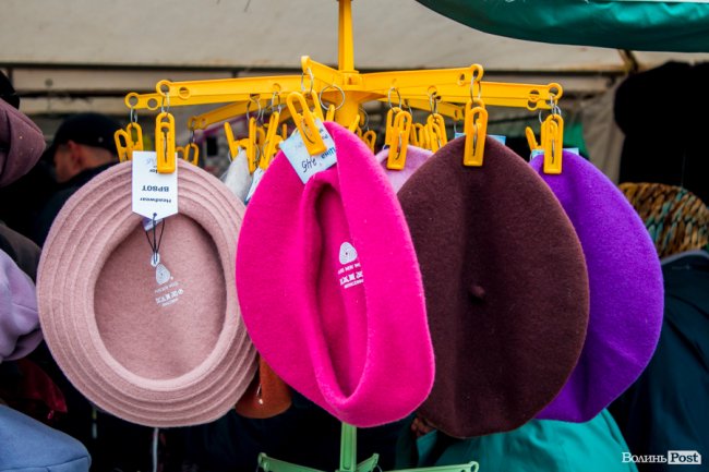 Від білизни до шикарних шуб: у Луцьку – Харківський ярмарок. ФОТО