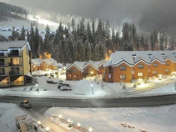 Поліція блокує підйомники: «Буковель» закривають на карантин. ВІДЕО