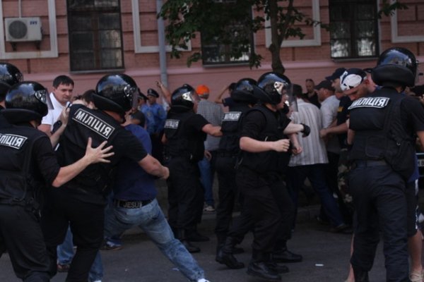 У центрі Києва ‒ масова бійка. ФОТО. ВІДЕО