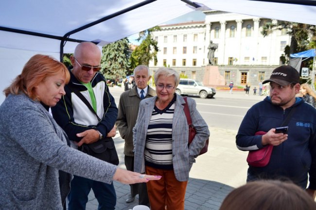 «Набираємо обертів»: чому працівники «Кромберг енд Шуберт Україна Лу» вийшли у центр Луцька з наметом*