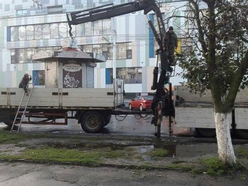 У Луцьку «знесли» кіоски на зупинках