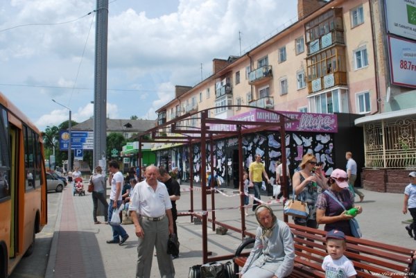 У Луцьку оновлять чотири зупинки. ФОТО