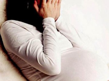 У Черкасах хвора на коронавірус жінка народила під зачиненими дверима лікарні. ВІДЕО