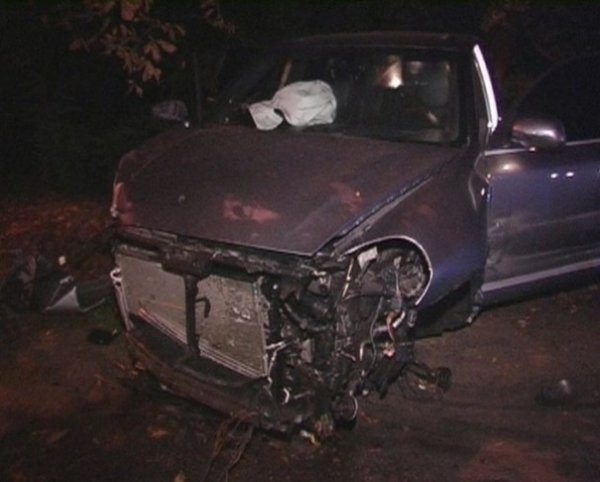 У Києві в аварії у Porsche відлетіло два колеса. ФОТО