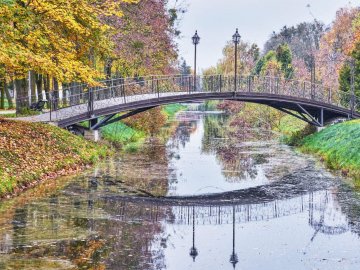 Неймовірна осінь у луцькому парку. ФОТО