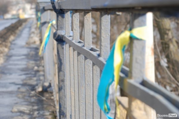 Міст на вулиці Гнідавській