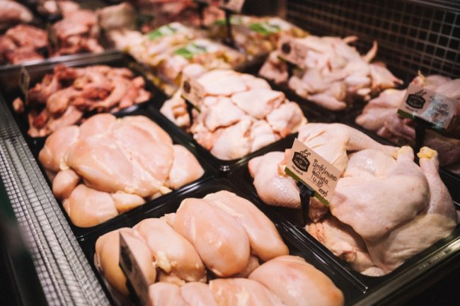 Брати Забіяки відкрили фірмовий магазин у рідному для них будинку*