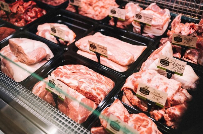 Брати Забіяки відкрили фірмовий магазин у рідному для них будинку*