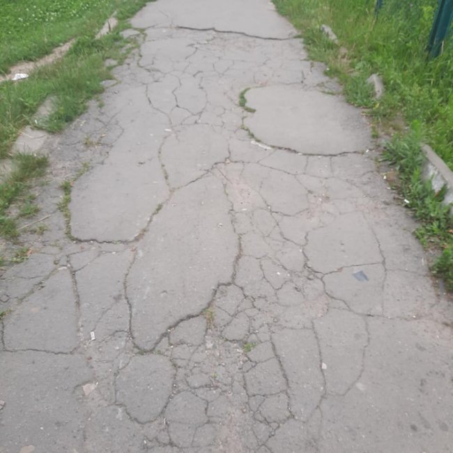 У одному із районів Луцька затіяли капремонт важливої пішохідної доріжки 