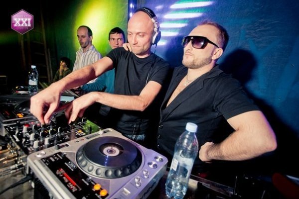 Фото з відкриття клубу «ХХІ століття»