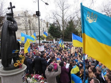 Проти агресії Росії вийшли на мітинги в 27 країнах світу. ФОТО