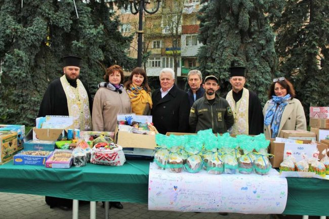У Ковелі освятили паски для луганських тероборонівців. ФОТО