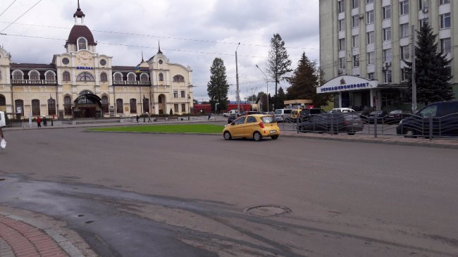 На ринок – по «зустрічці»: у Луцьку жінка жорстко порушила ПДР