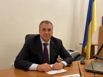 Дорогий годинник і Mercedes за 1,8 мільйона: що нажила за рік сім’я заступника голови Волинської ОДА 