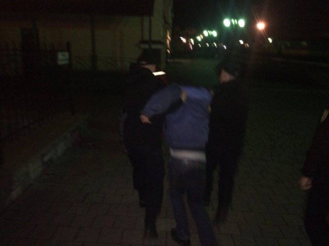 Активісти в Луцьку допомогли безпорадному чоловіку