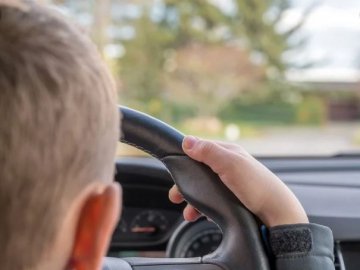 У Київській області за кермом авто спіймали 11-річного сина поліцейського