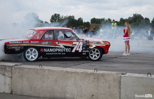 У Луцьку відбулися видовищні авто- і мотогонки. ФОТОРЕПОРТАЖ