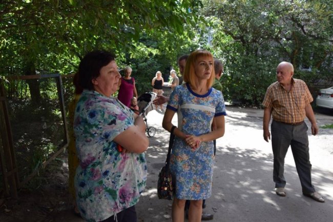 У луцькому дворі встановлять обмежувачі руху. ФОТО