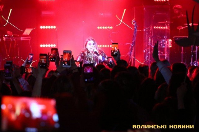 Гурт «KAZKA» у Луцьку підірвав публіку. ФОТО