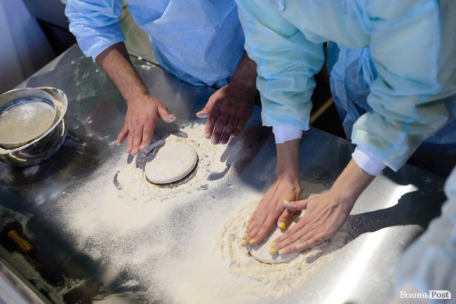 «Готуємо як для себе»: у Луцьку відкрили заклад відомої мережі «Pronto Pizza and Sushi Pro». ФОТО*