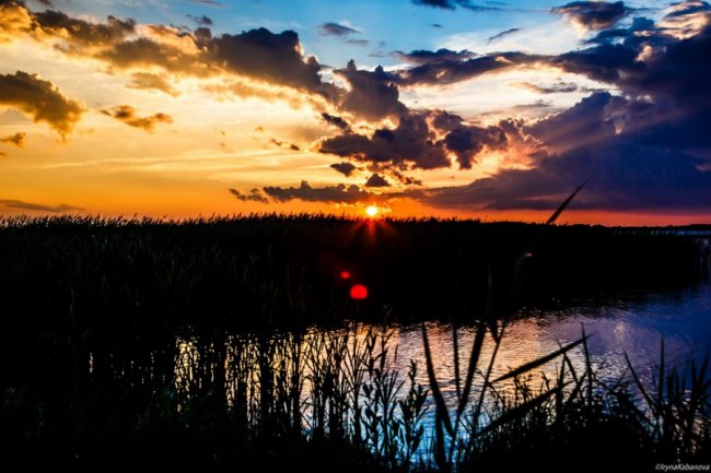 Край неба палає: захопливий захід сонця на Світязі. ФОТО