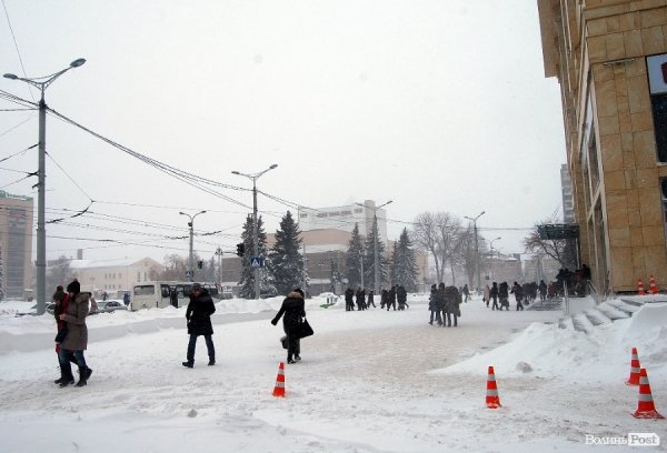 Як Луцьк замело снігом. ФОТО
