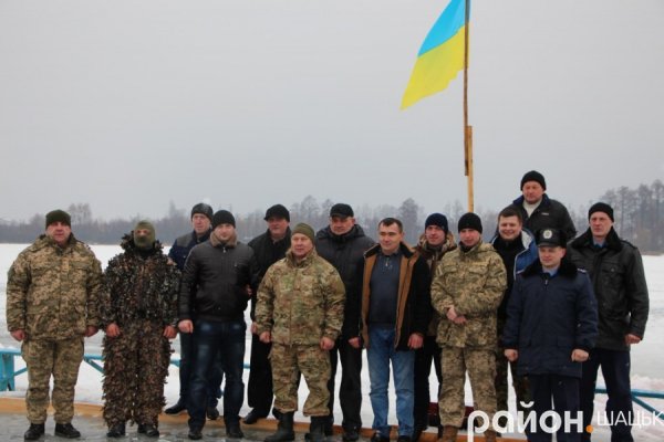 До патріотичного флешмобу долучилися шацькі бійці АТО