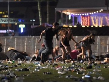 Стрілянина у Лас-Вегасі: 20 вбитих, понад 100 постраждалих