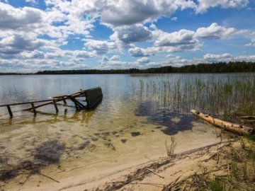Шацькі рибалки просять допомогти зарибнити 2 волинські озера