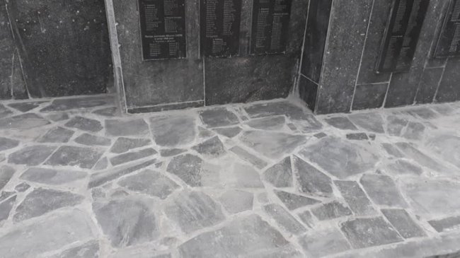 У селі під Луцьком «полікували» пам'ятник