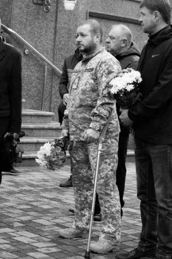 У Луцьку попрощались із загиблим Героєм Юрієм Сапожником У Луцьку попрощались із загиблим Героєм Юрієм Сапожником