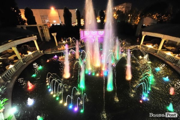 Місто троянд і фонтанів: відпочинок на Чорному морі. ФОТО