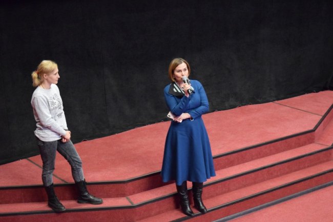 Весь зал плакав і мовчав: у Луцьку показали фільм про жінок на війні «Невидимий батальйон»