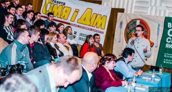 КВН у Луцьку: Рівне «вирвало» перемогу в Запоріжжя. ФОТО