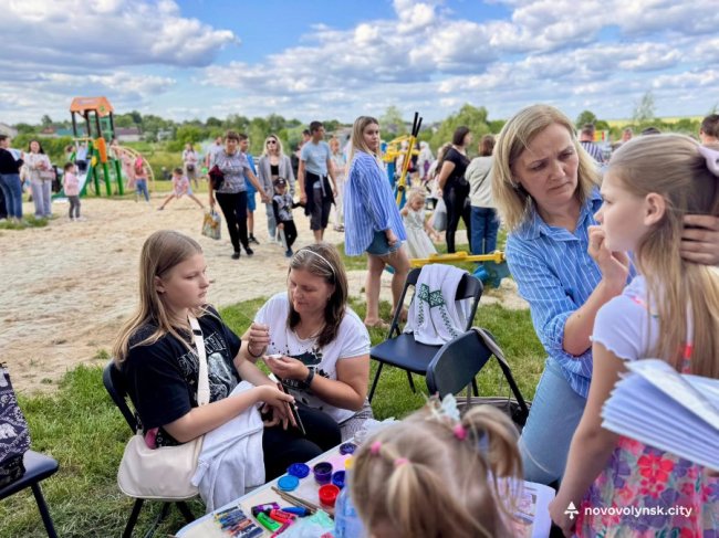 На Волині під час етнофестивалю зібрали понад 60 тисяч на підтримку українського війська. ФОТО