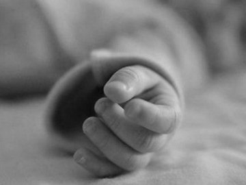 Імовірно, причетні до смерті немовля: у Польщі затримали двох українців