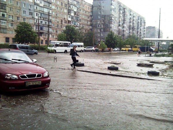 У Кіровограді машини «плавають» вулицями. ФОТО