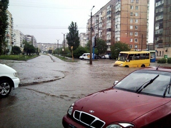 У Кіровограді машини «плавають» вулицями. ФОТО