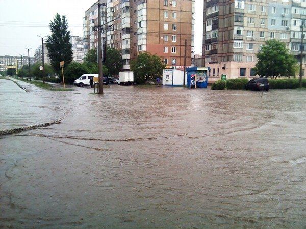 У Кіровограді машини «плавають» вулицями. ФОТО