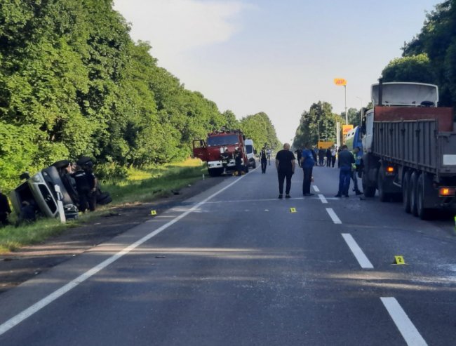 На Волині вантажівка врізалась у маршрутку, постраждали 13 людей: подробиці ДТП