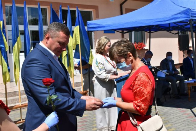 17 багатодітних матерів з Волині отримали почесні нагороди. ФОТО