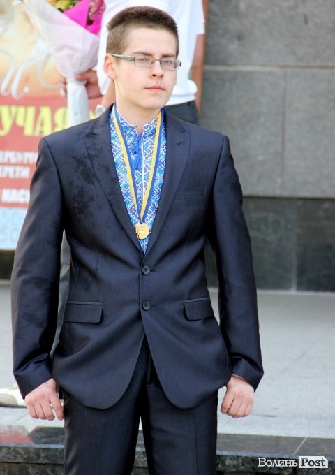 Луцьк відгуляв шкільні випускні. ФОТО