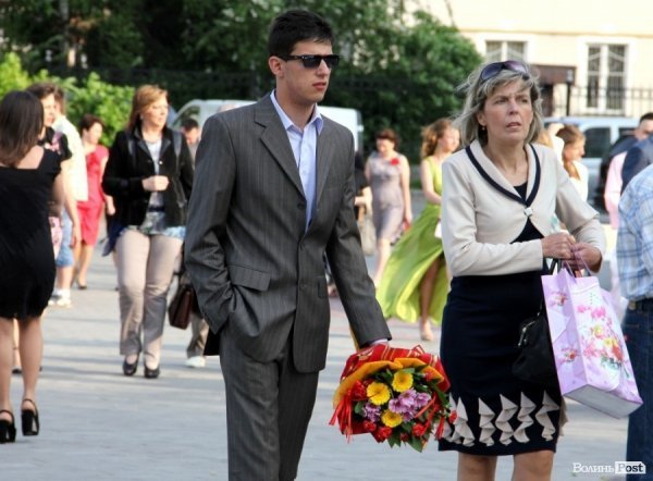 Луцьк відгуляв шкільні випускні. ФОТО