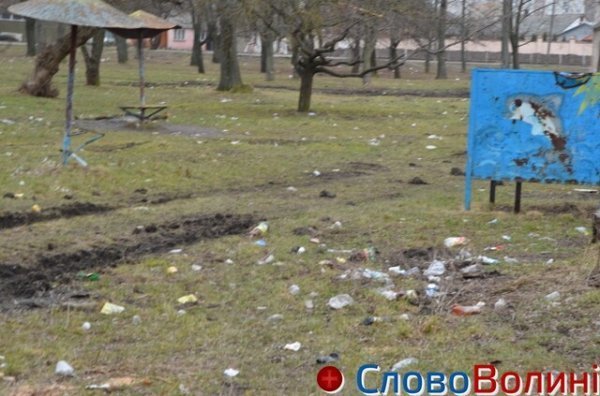 У Луцьку на «чистку» зон біля водойм виділили 600 тисяч гривень. ФОТО