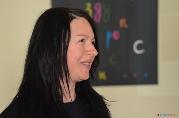 У Луцьку – виставка картин «з сенсом». ФОТО