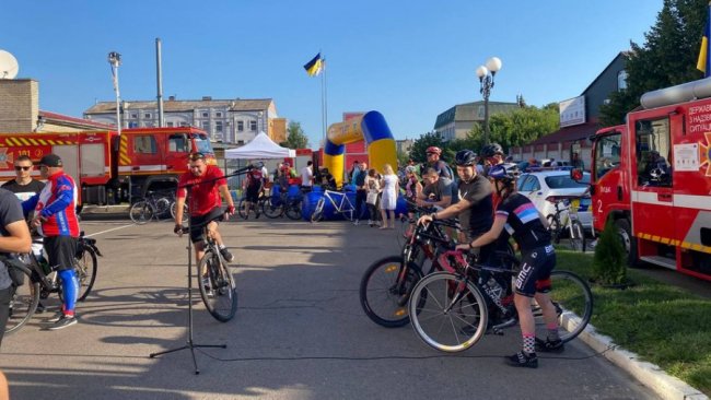 35 кілометрів заради перемоги: у Луцьку – благодійний велопробіг на підтримку ЗСУ. ВІДЕО